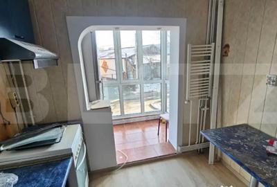Apartament cu 2 camere decomandat în Rovine