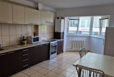 Proprietar,ofer spre inchiriere ap 3 camere-decomandat zona piata 700 - 2