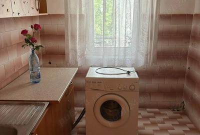 Apartament cu 2 camere zona Aleea Sporturilor etaj 2 din 4 confort 1 decomandat - 2