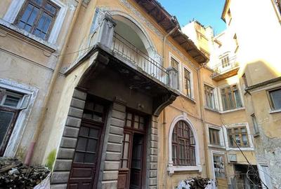 Casă cu 10 camere cu Teren 345 Mp în Central - 8