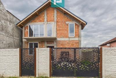 Casă individuală cu 7 camere cu Canalizare în Pârneava - 1