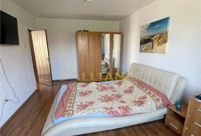 Casă cu 6 camere cu Teren 200 Mp în Sălăjan - 4