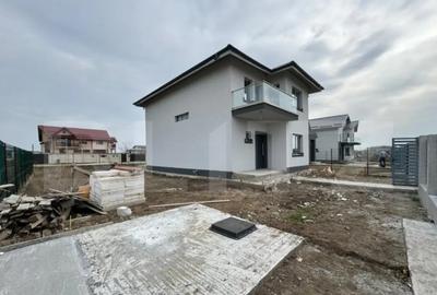 Casă cu 4 camere cu Teren 339 Mp în Central