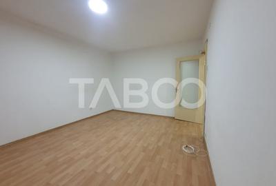 Apartament 2 camere decomandat Zona Stejarului 55 mp utili - 2