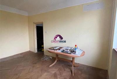 Piata Iancului, langa metrou, ?oseaua Mihai Bravu - apartament de 2 camere, semidecomandat, etaj 8 9 - 2