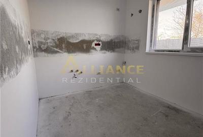 Casă cu 4 camere cu Canalizare în Central - 11