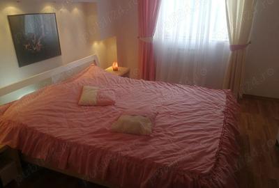 Apartament cu trei camere langa ?coala Gimnaziala nr. 2 - 1