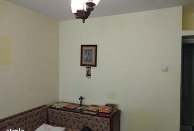 Apartament cu 3 camere decomandat în Turluianu - 1