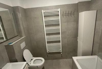 Apartament cu 3 camere decomandat în Tractorul - 2