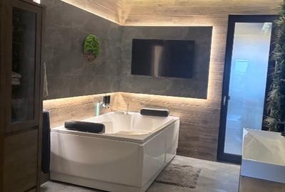 Vila deosebita cu piscina interioară - 13