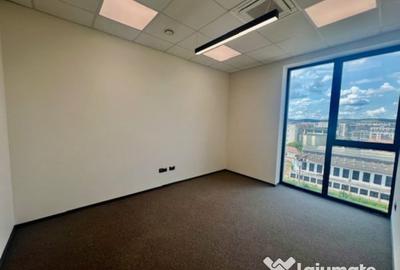 Spațiu comercial, de 146 mp, în Semicentral - 6