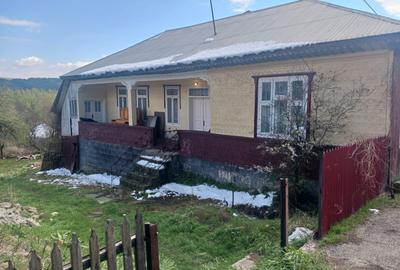 Casă cu 4 camere cu Teren 501 Mp în Tulnici - 3