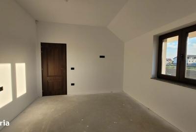 Casă cu 4 camere în Central - 11