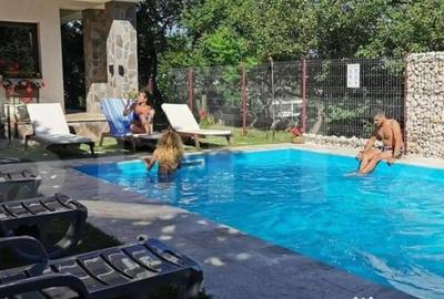 Casă cu 8 camere cu Teren 600 Mp în Noua - 2