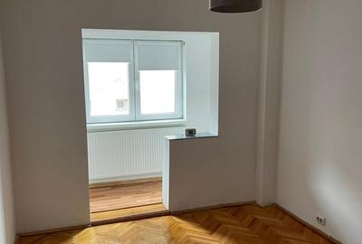 Apartament cu 3 camere decomandat în Central - 2