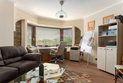 Vilă cu parc, piscină, jacuzzi și foișor, panouri fotovoltaice - 26