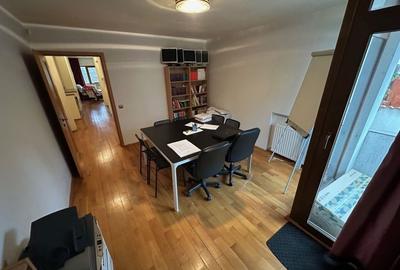 Casă / Vilă cu 6 camere în zona  Calea Aradului - 21