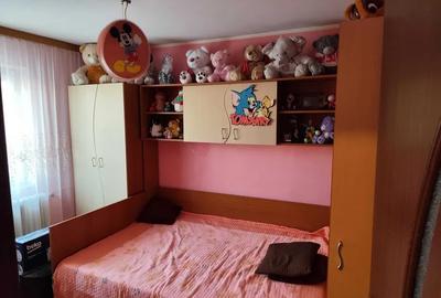Apartament cu 2 camere semidecomandat, mobilat în P-ța Reșița