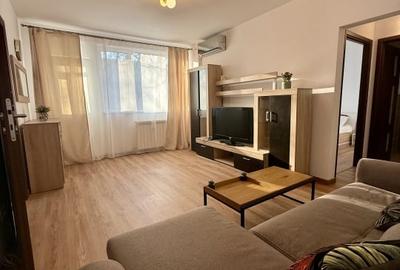 Apartament cu 2 camere semidecomandat, mobilat în Pajura - 3