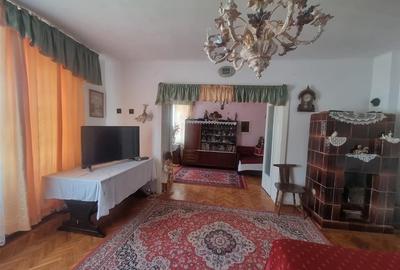 CASA CU ETAJ IN CENTRU - 23