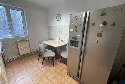 Apartament cu 3 camere decomandat în Micro 20 - 2
