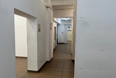 Spațiu comercial, de 280 mp, în P-ța Muncii - 10