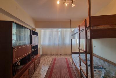 Apartament cu 3 camere decomandat în Narcisa - 8