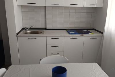 Apartament cu 3 camere semidecomandat în Popești-Leordeni