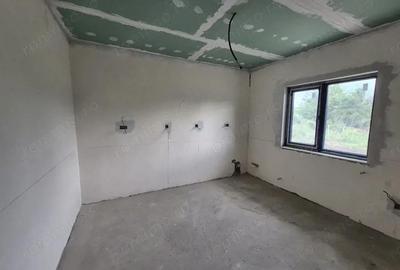 Casă cu 4 camere cu Teren 180 Mp în 1 Decembrie - 4