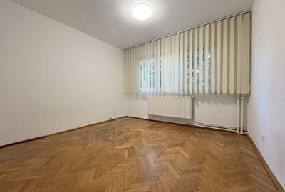 De închiriat apartament modern – Zona Medicină - 12