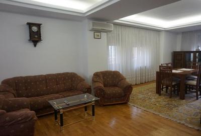 Apartament cu 3 camere decomandat în Dorobanți