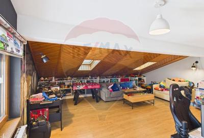 Casă cu 6 camere cu Teren 1325 Mp în Central - 22