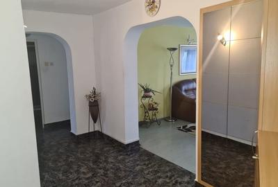Apartament cu 4 camere decomandat în Central - 4