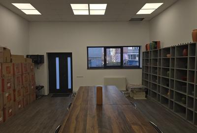 Spațiu comercial, de 125 mp, în Central - 8