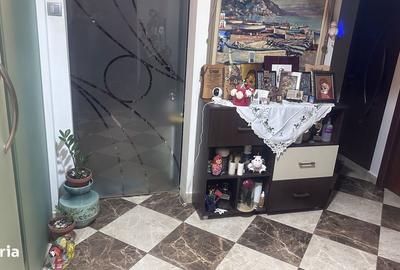 Apartament cu 4 camere decomandat în Poarta 6 - 9