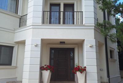 Resedinta deosebita,renovata 2023,P+2,garaj 2 loc, sauna, piscina, teren 1130 mp - 2