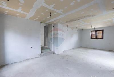 Casă cu 3 camere cu Canalizare în Variașu Mare - 10