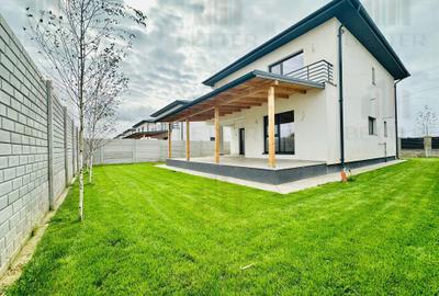 Casă cu 5 camere cu Teren 360 Mp în Berceni