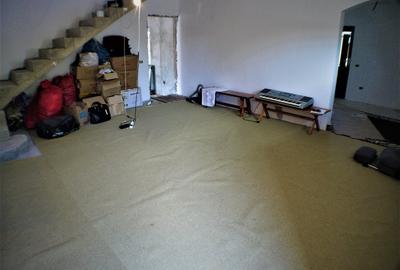 Casă cu 5 camere în Șerbănești - 3