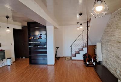 Apartament cu 4 camere decomandat în Contactoare - 1