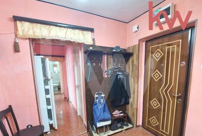 Apartament cu 3 camere decomandat în Sărari - 4