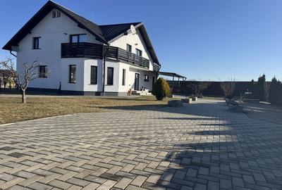 Casă cu 4 camere în Central