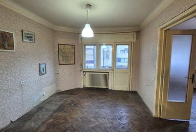 Apartament cu 3 camere semidecomandat în Unirii - 2