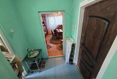 Apartament cu 3 camere semidecomandat în 23 August - 2