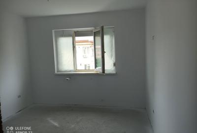 Apartament cu 2 camere decomandat în Exterior Vest - 1