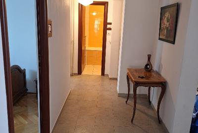 Apartament 4 camere de inchiriat langa metrou Stefan cel Mare - 2