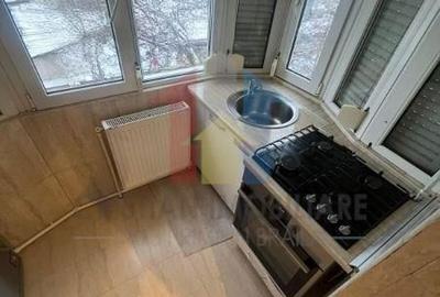 Apartament cu 3 camere decomandat în Dorobanți