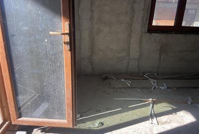 Casa de vanzare in sat  Botarlau , parter si mansarda cu suprafata de 242 mp , t - 3