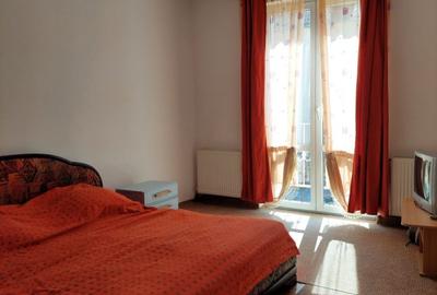 Apartament cu 3 camere semidecomandat în Central - 3