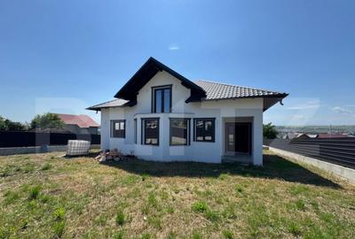 Casă cu 3 camere cu Teren 500 Mp în Central - 3